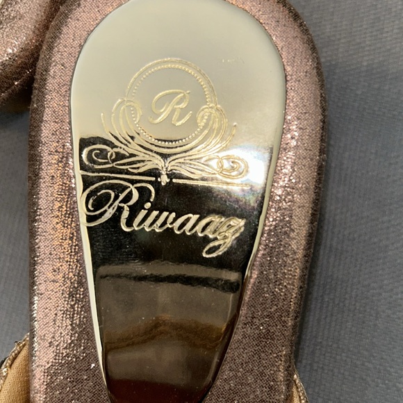 Riwaaz wedge shoes. Size 7. - Picture 5 of 7